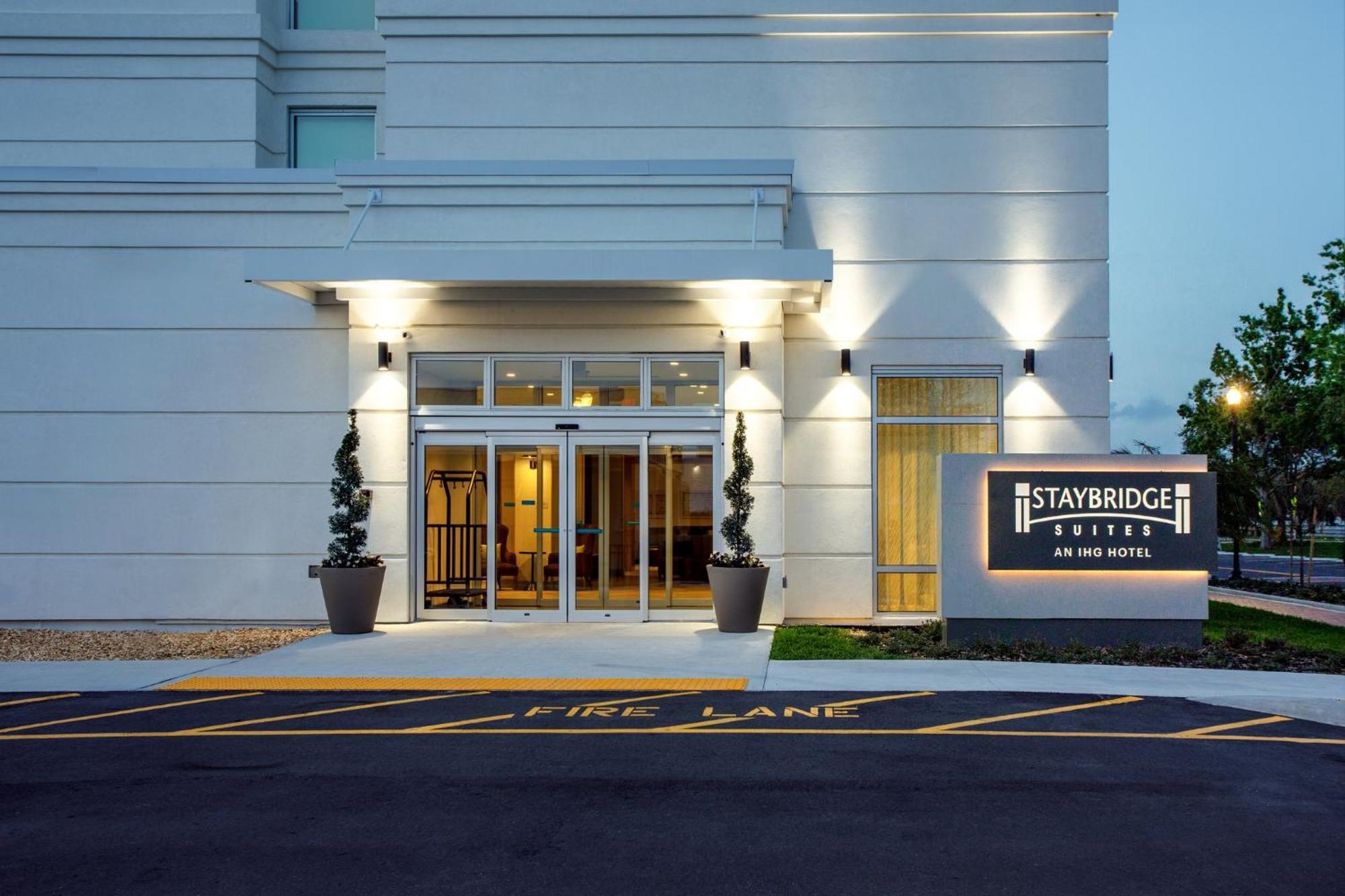Staybridge Suites Winter Haven - Auburndale Bagian luar foto